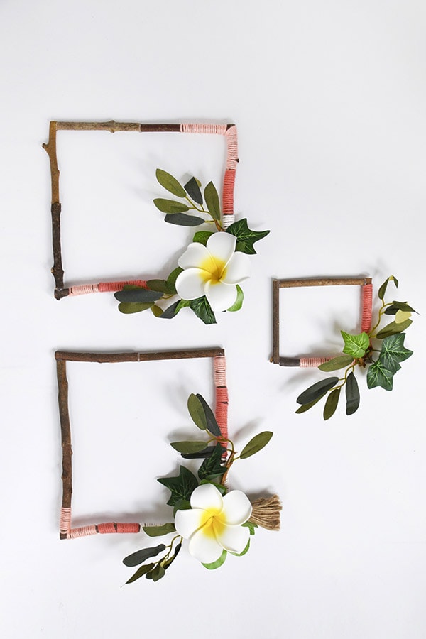 Simple to make and so colorful Yarn Wrapped Twig Wreaths! Delineate Your Dwelling