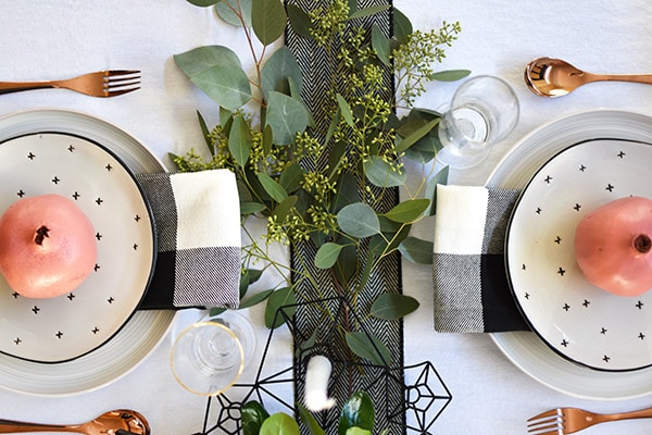 Minimal Thanksgiving Table in subtle black white green and pink! Easy to create yourself. Delineate Your Dwelling