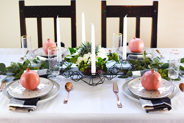 Minimal Thanksgiving Table in subtle black white green and pink! Easy to create yourself. Delineate Your Dwelling