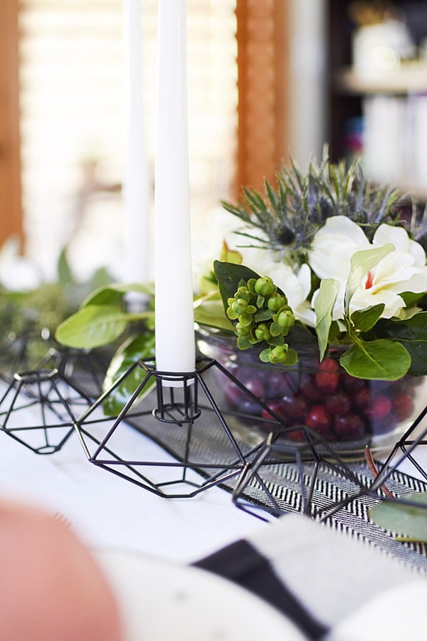 Minimal Thanksgiving Table in subtle black white green and pink! Easy to create yourself. Delineate Your Dwelling