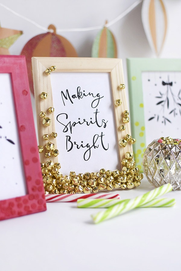 Fun to craft Holiday Jingle Bell Frames, Delineate Your Dwelling #christmascraft #jinglebells