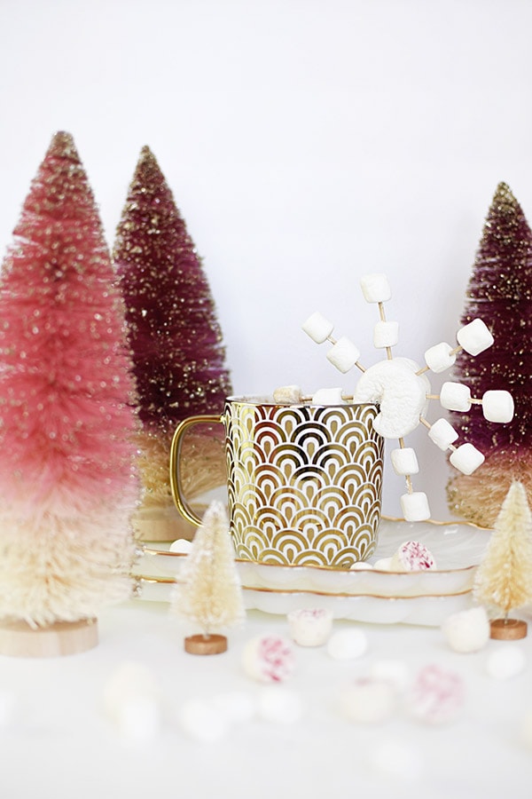 Perfect for the cool winter nights! Make festive Snowflake Hot Cocoa drinks for everyone! Delineate Your Dwelling