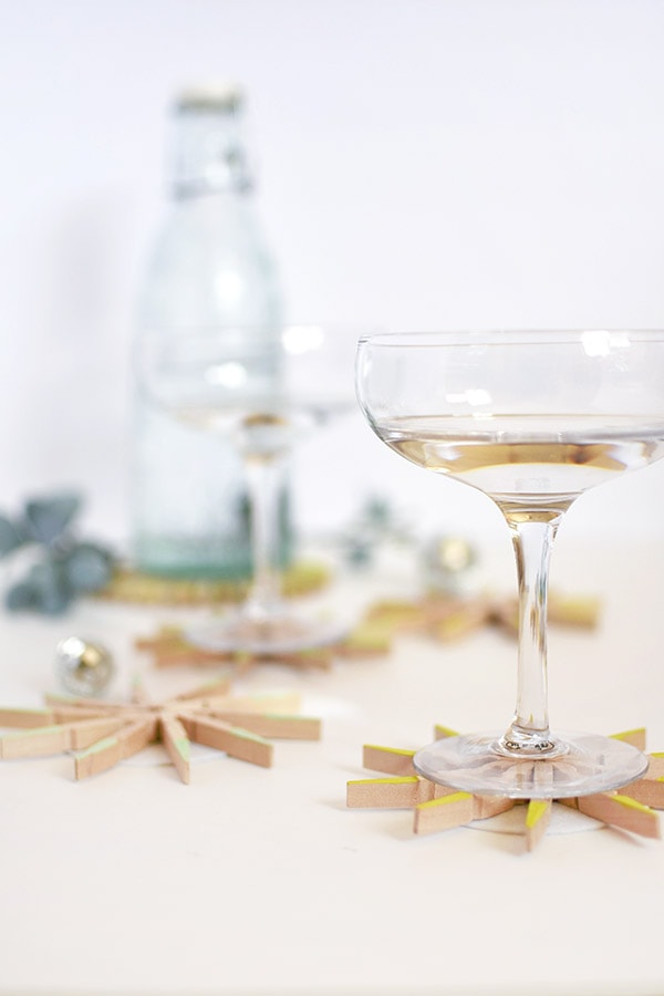 Easy to make DIY Clothespin Drink Coasters, Delineate Your Dwelling
