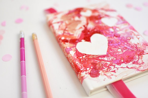 Easy and fun to craft DIY Marbled Heart Notebook! Delineate Your Dwelling