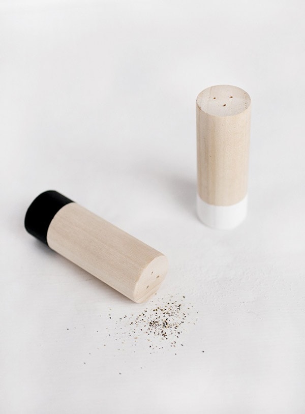 DIYWoodSaltPepperShakers-white