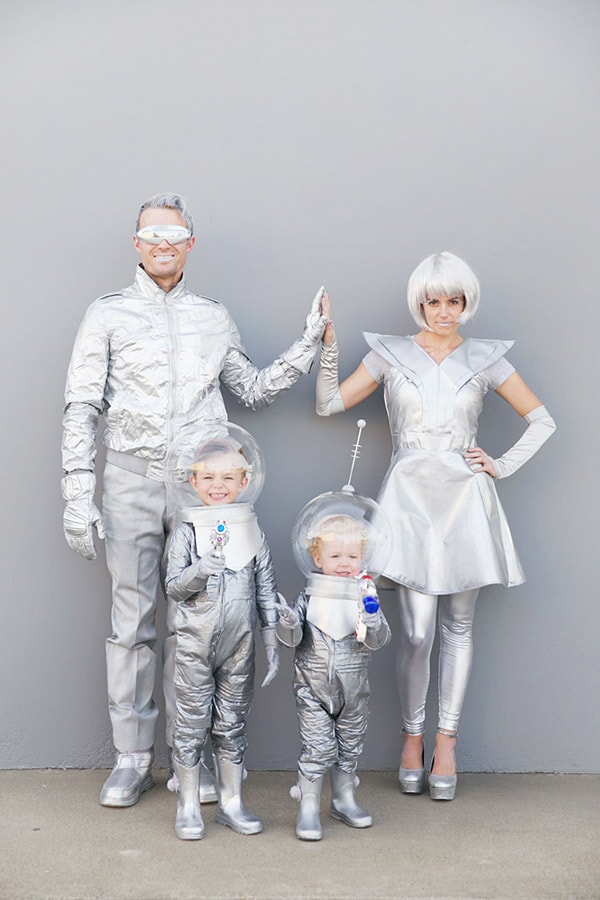 Family-Space-Costume-ideas-Tell-Love-and-Party-white