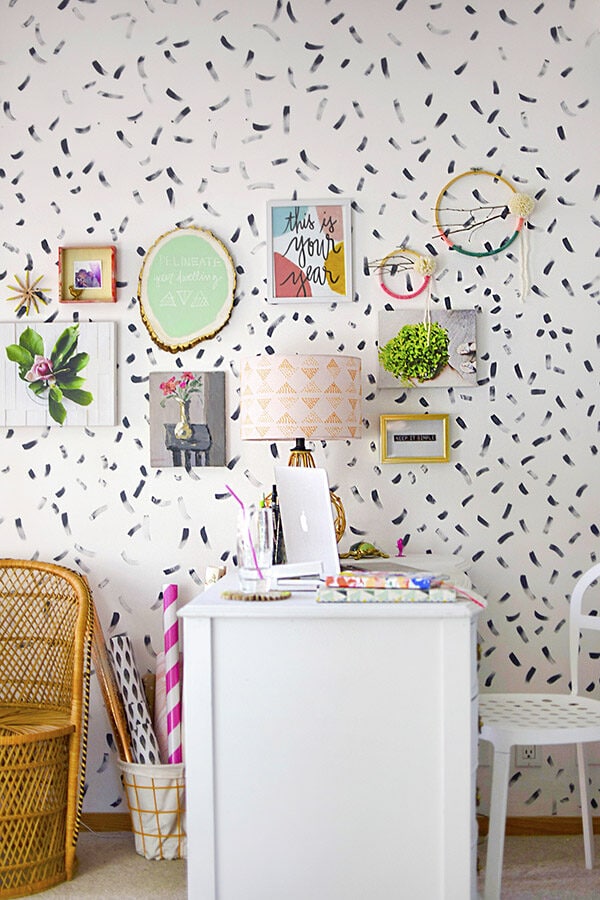 How to create a creative Office Gallery Wall in just a few steps. Delineate Your Dwelling