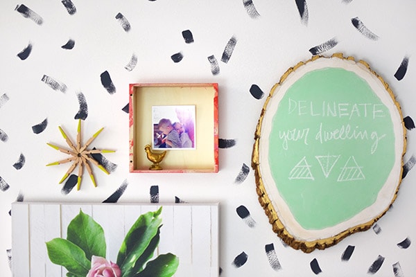 How to create a creative Office Gallery Wall in just a few steps. Delineate Your Dwelling