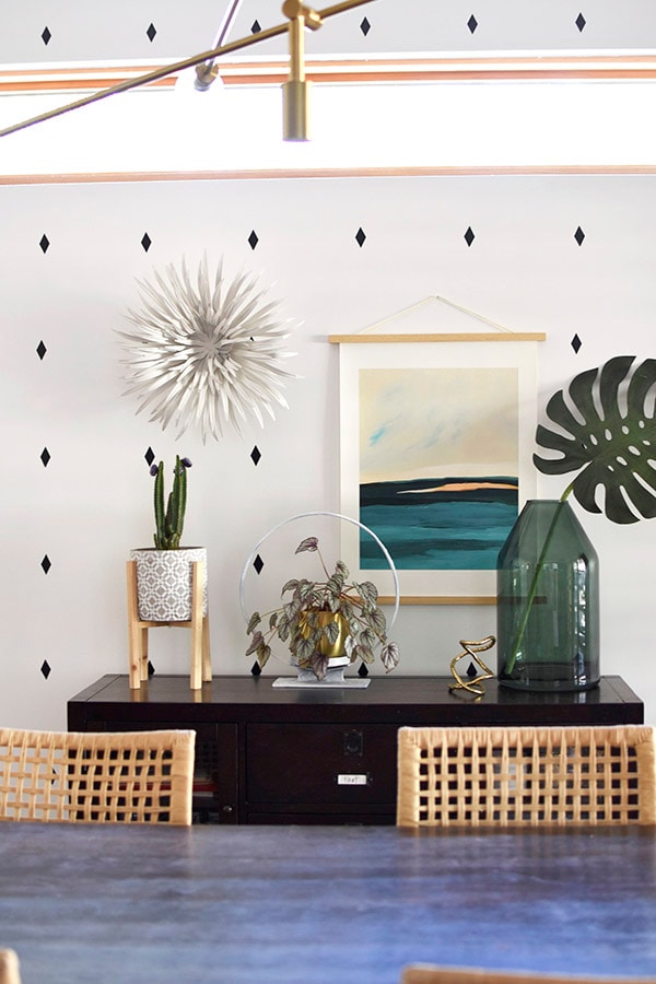 How to create a Modern Southwest Dining Room with minimal effort! Delineate Your Dwelling #modernsouthwest #southwestdiningroom #moderndiningroom