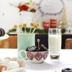 How to host a Milk Dunking Party this holiday and Christmas season! Delineate Your Dwelling #holidayparty