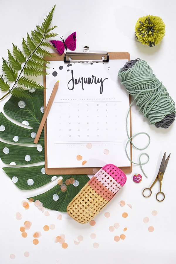 Get organized this next year with a gorgeous modern Calligraphy Hand Lettered 2019 Printable Calendar!  With a simple free download and you will be set to get yourself on task and scheduled out for the year. Delineate Your Dwelling #2019downloadcalendar #2019calendar
