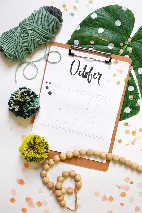 Get organized this next year with a gorgeous modern Calligraphy Hand Lettered 2019 Printable Calendar!  With a simple free download and you will be set to get yourself on task and scheduled out for the year. Delineate Your Dwelling #2019downloadcalendar #2019calendar