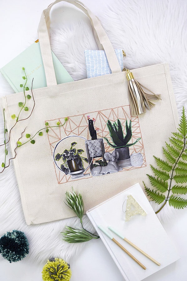 How to create a gorgeous Plant Embroidery Tote Bag. Delineate Your Dwelling #embroiderycraft #totebagcraft