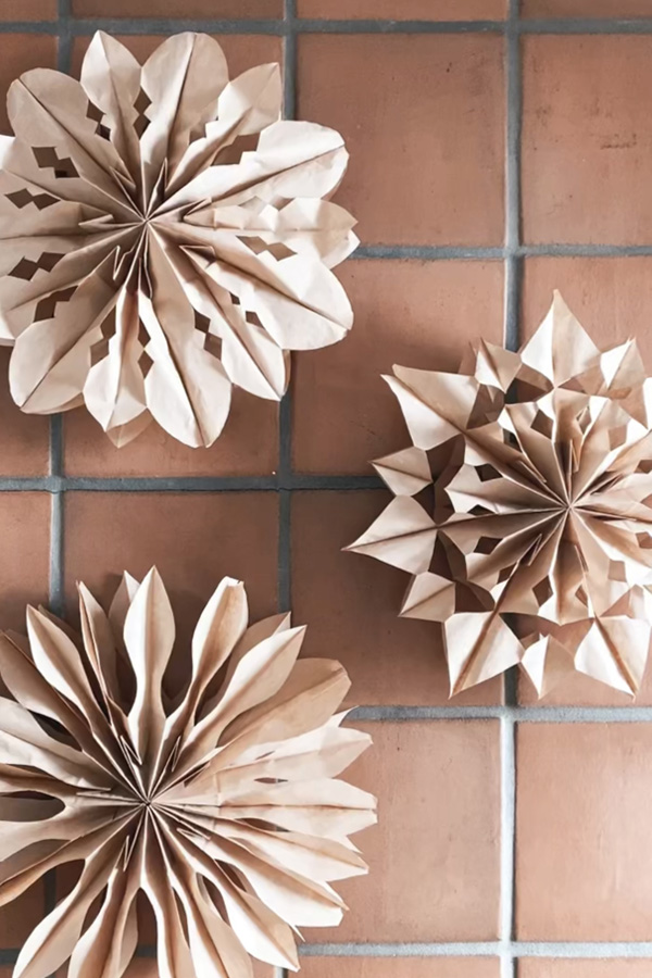 Paper bag snowflake decorations – Zanzaneet Kitchen