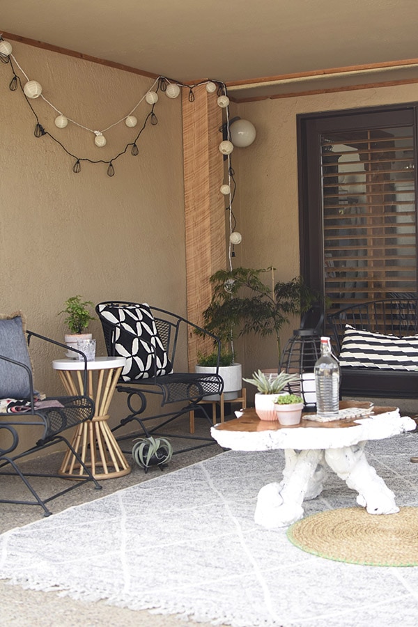 Easy Back Patio refresh, Check out 5 simple tips for updating your outdoor space.  Learn how to get your concrete patio summer ready in no time at all! Delineate Your Dwelling #patioideas #patiodecoratingideas