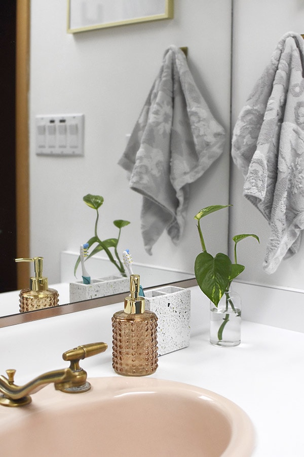 Bathroom Vanity items