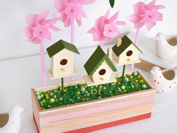 Learn how to make Colorful Spring Birdhouses! Perfect decor for your home. Delineate Your Dwelling #colorfulspringbirdhouse #colorfulbirdhouse