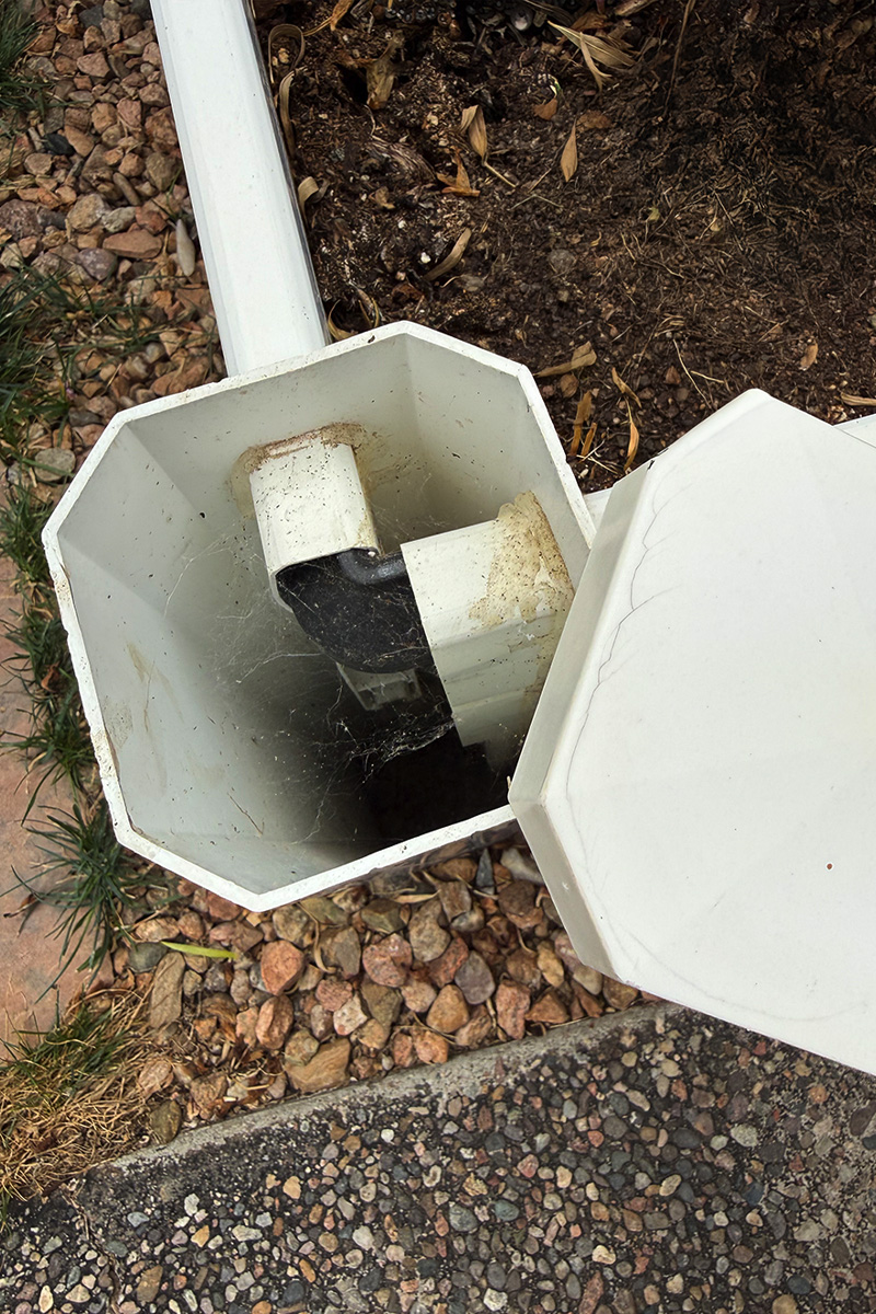 Inside of a vinyl raised bed corner post
