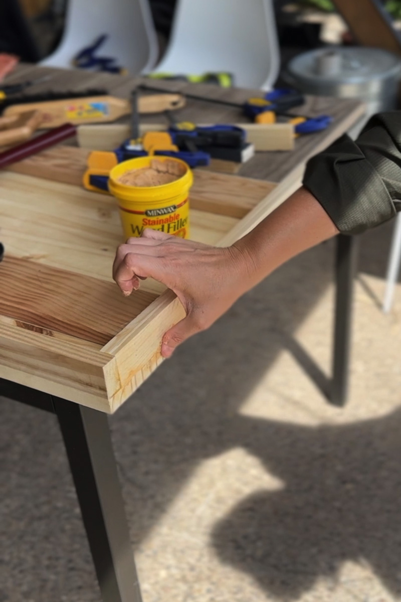 Applying Minwax wood filler