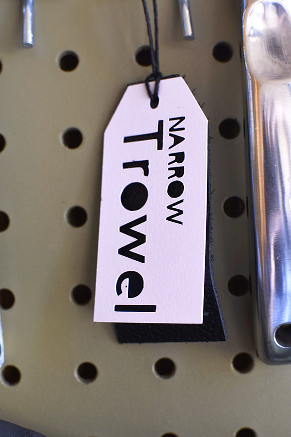 Narrow Trowel tag