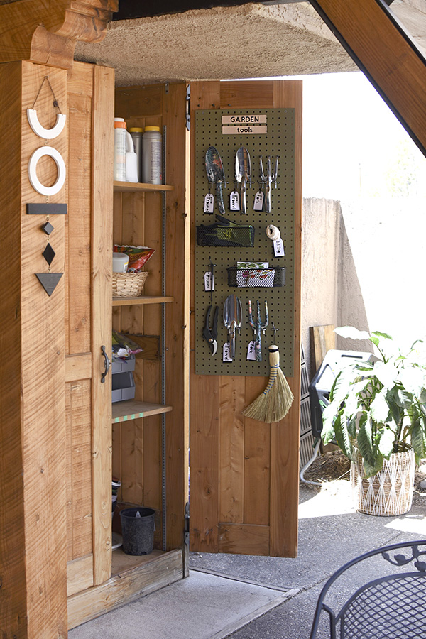 Garden-Tools-Pegboard-organization