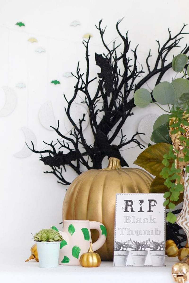 RIP Black Thumb print, gold pumpkin and a sparkly black wreath