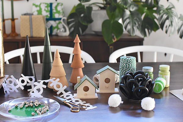 Festive Holiday Table Decor