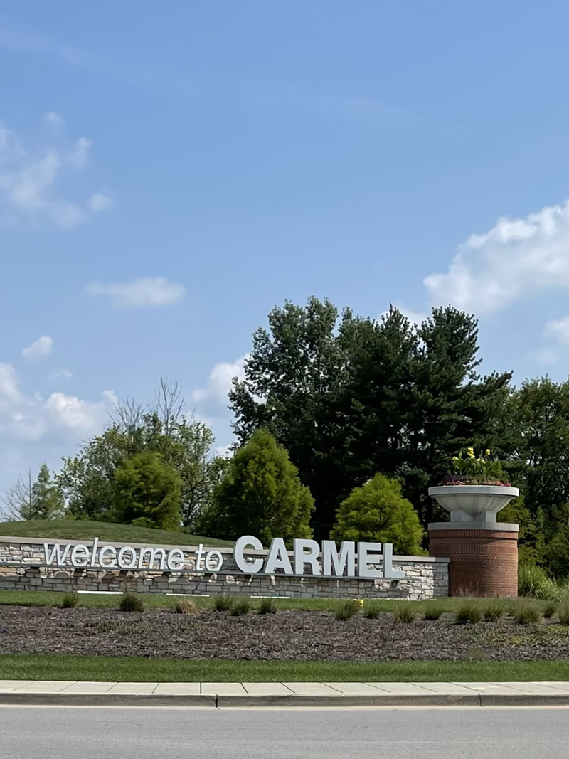 Welcome to Carmel roundabout