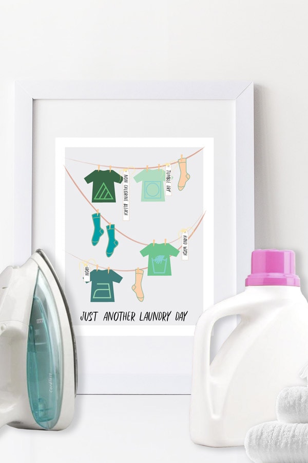 Adorable graphic Laundry Symbols Print - Perfect to help you remember what all the symbols mean. Delineate Your Dwelling #laundrysymbols #laundryprint