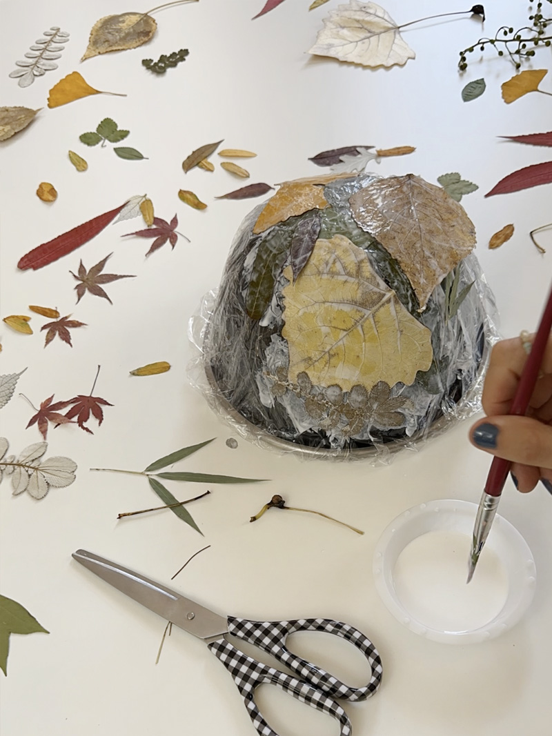 Making a Mod podge Leaf Bowl 