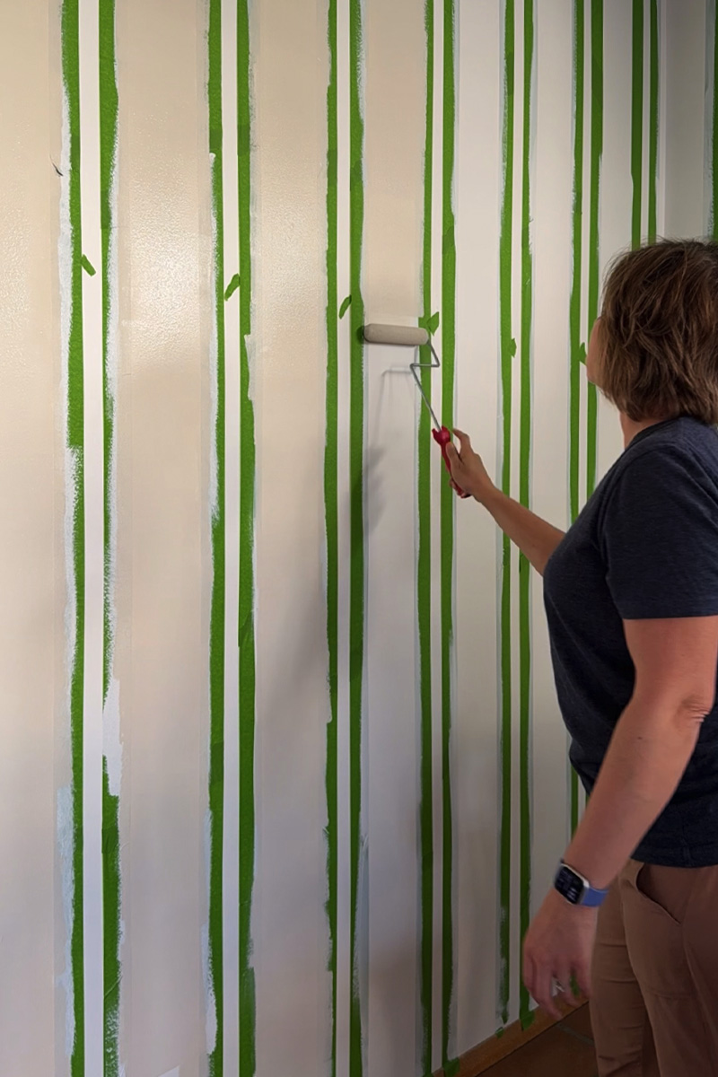 Painting warm putty on stripes