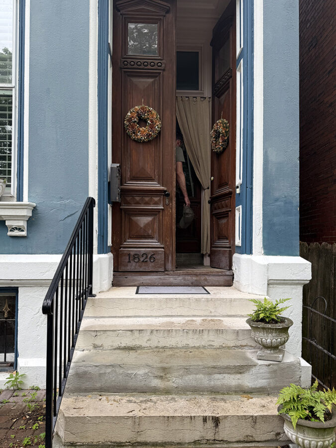 Classic Blue Missouri Airbnb rental home, St Louis MO