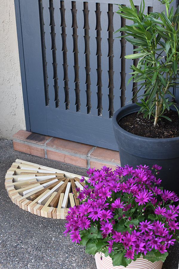 DIY Sunburst Doormat