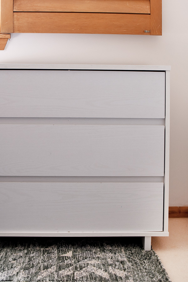 White Simple Dresser