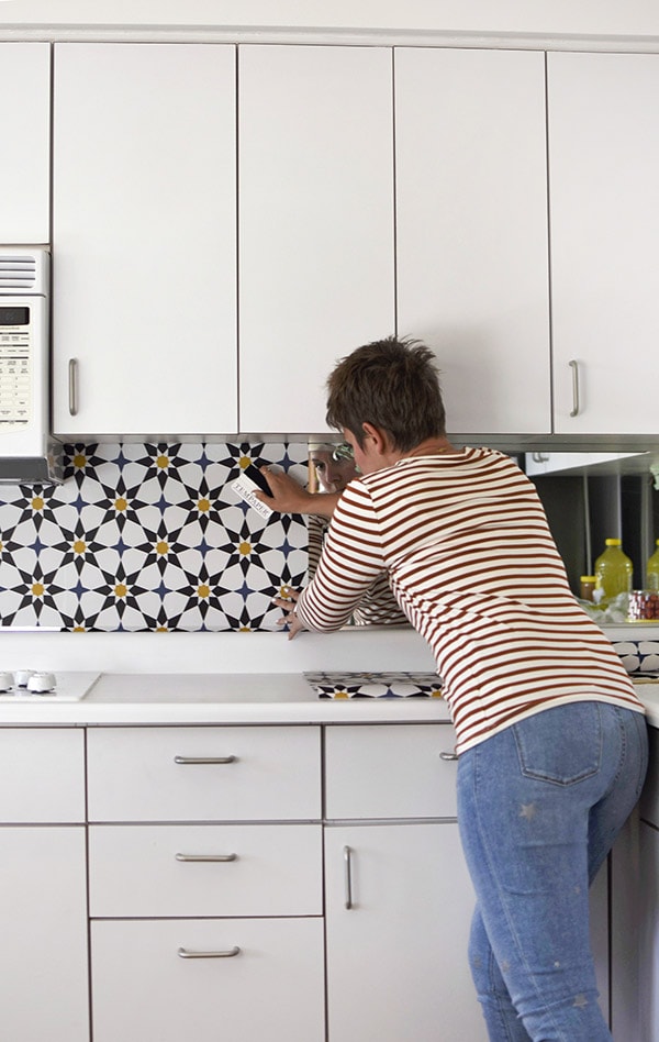 Kitchen Wallpaper step-7 Installation