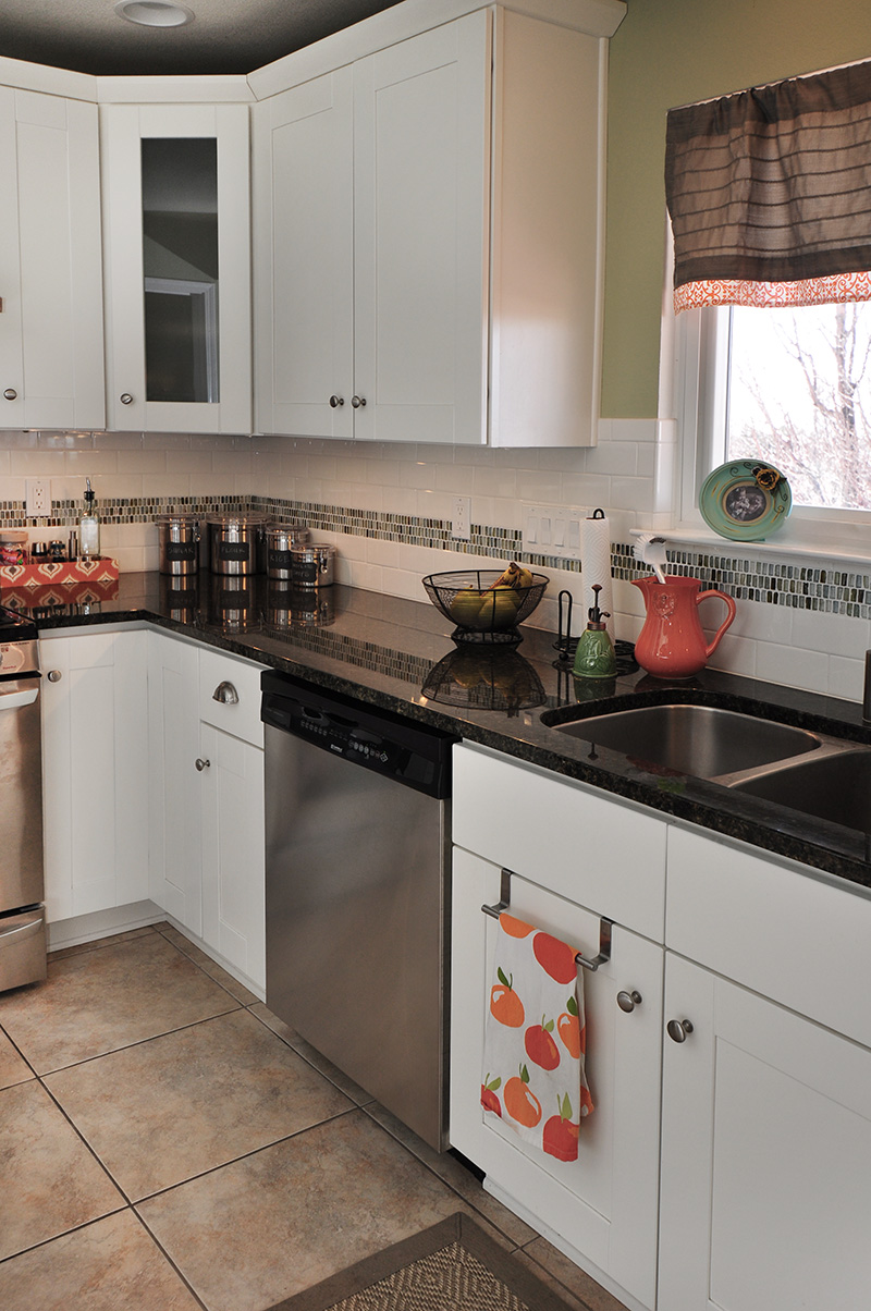 White kitchen cabinets