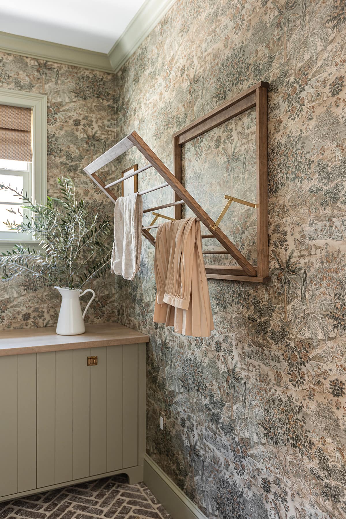 DIY Laundry Room drying rack